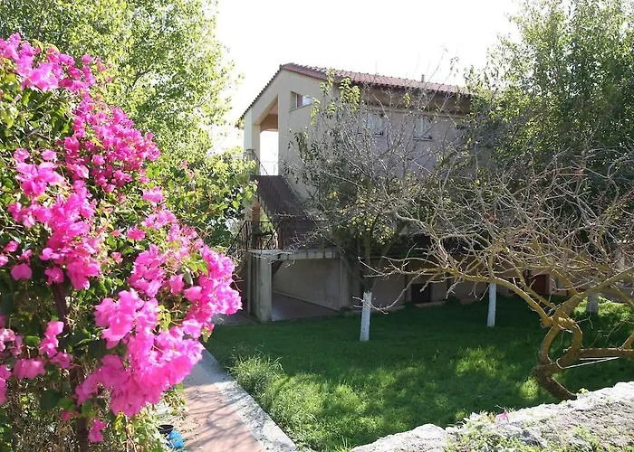 Ostria Villa Lixúri